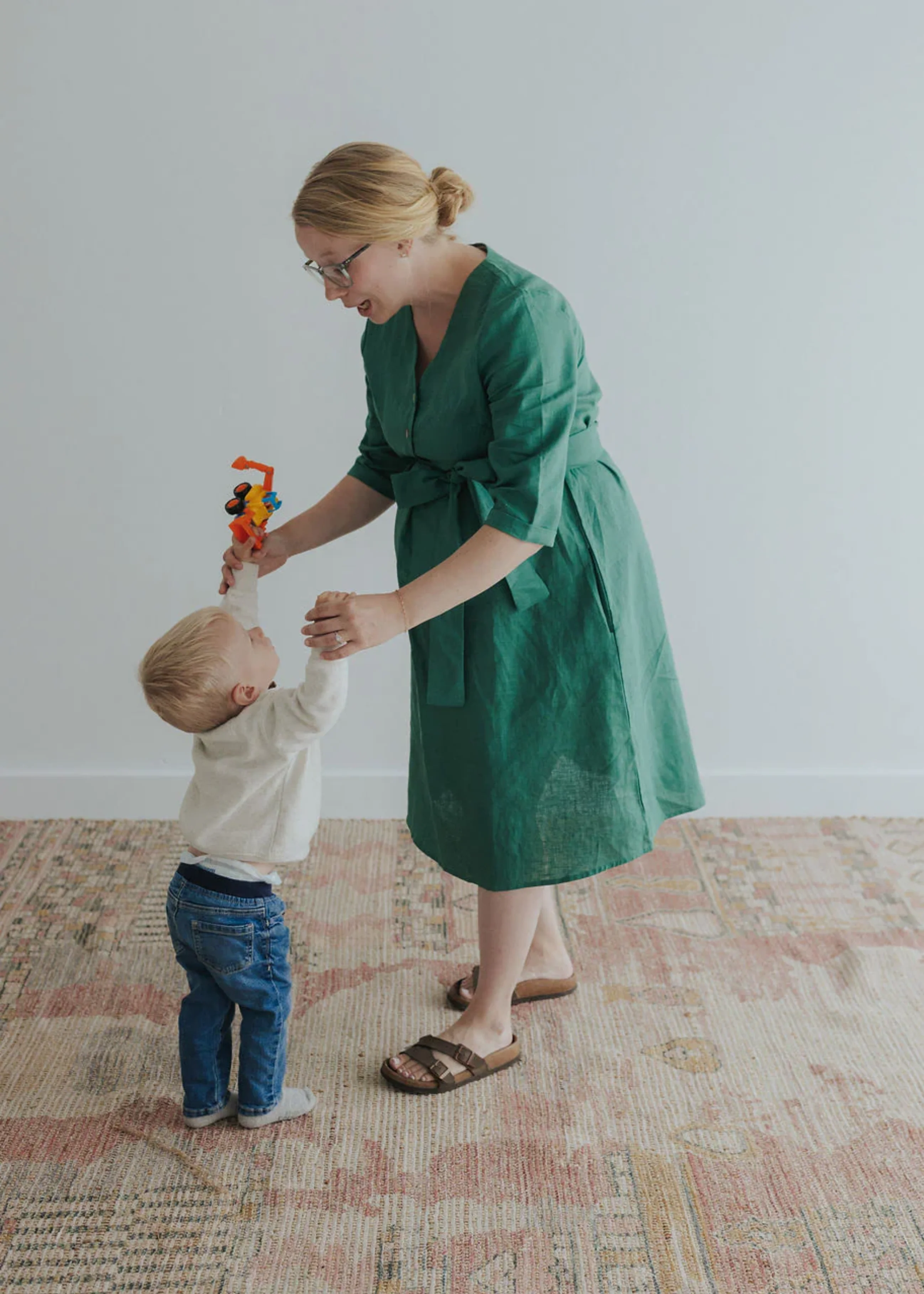Faye Dress in Linen - Image 16