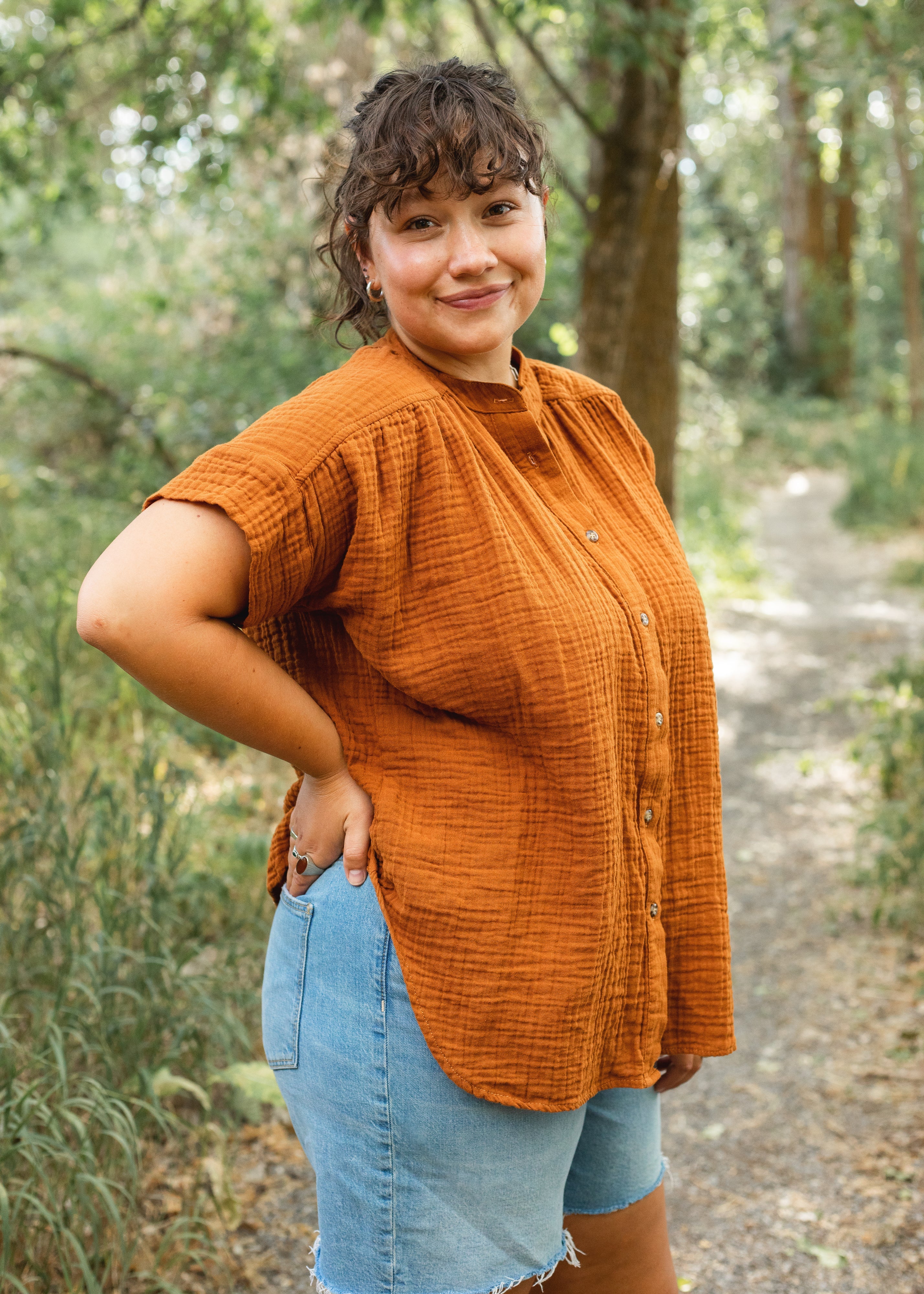 Button Down Top in Cotton Gauze - Image 12