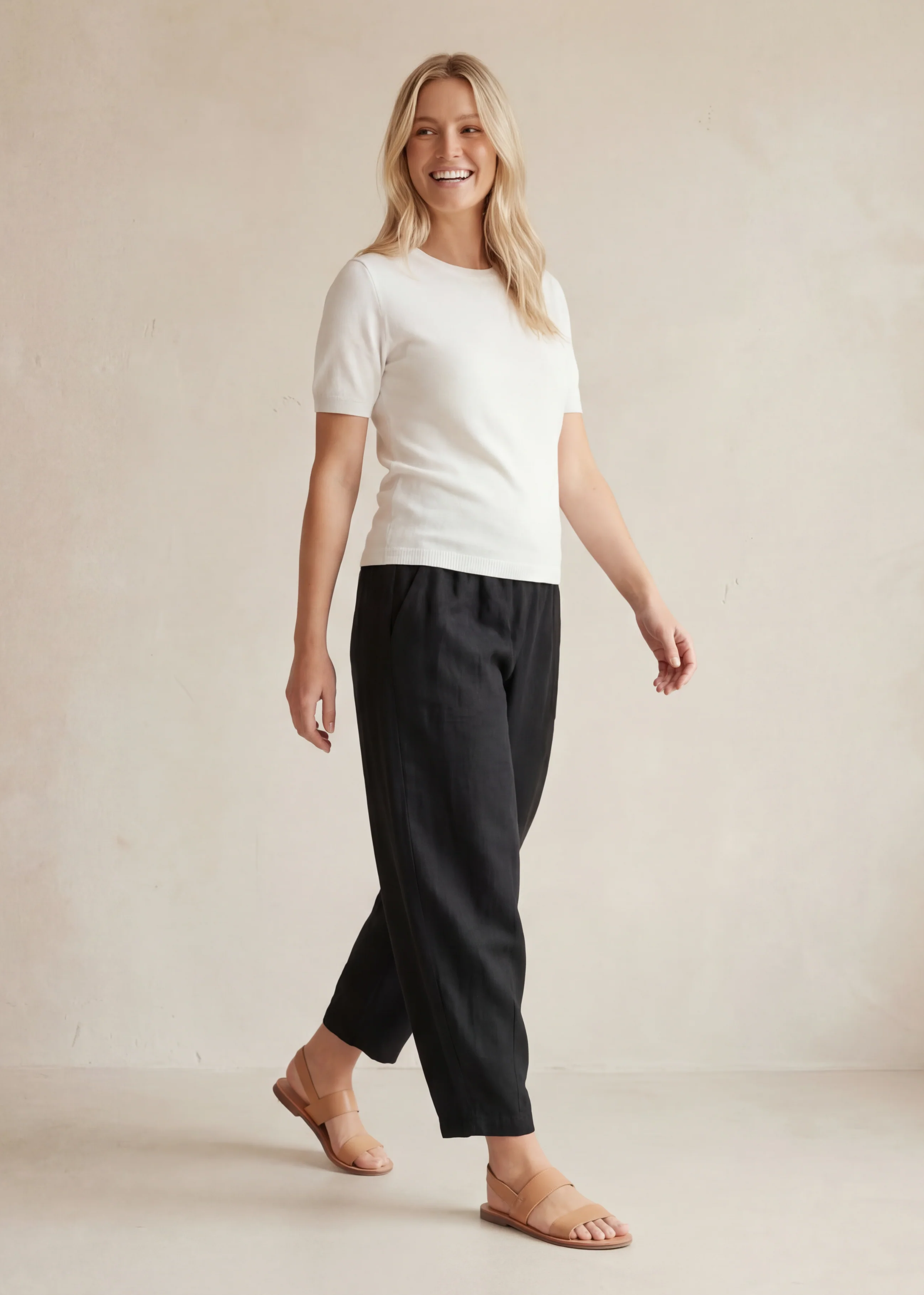 The Everyday Barrel Pant in Linen/Cotton - Image 16